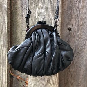 Cute DeDe leather purse